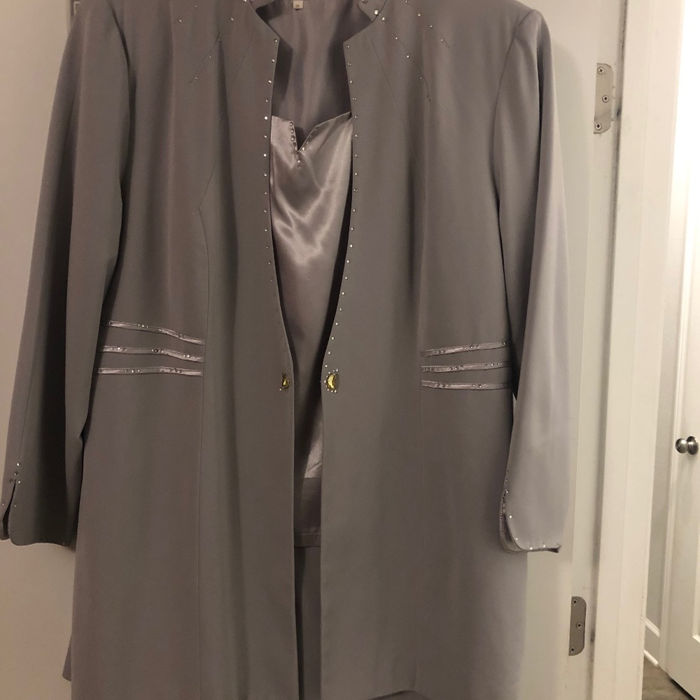 Women’s Francesca Bellini Suit - Picture 5 of 9